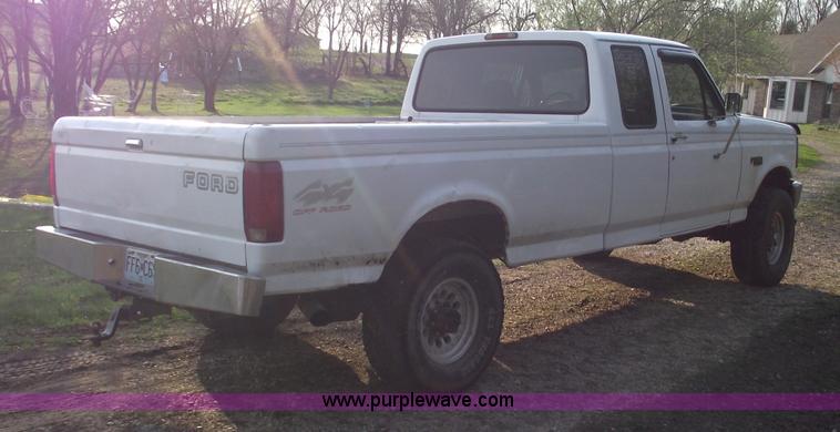 image for item 5774 1996 Ford F250 XL extended cab pickup truck