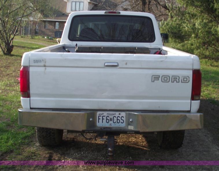 image for item 5774 1996 Ford F250 XL extended cab pickup truck