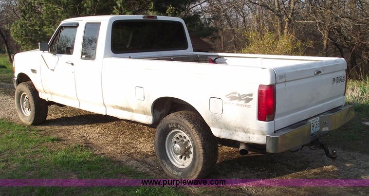 image for item 5774 1996 Ford F250 XL extended cab pickup truck