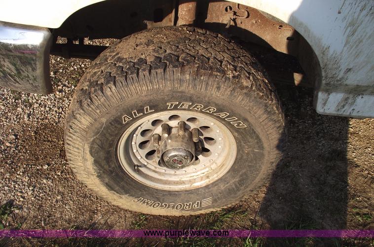 image for item 5774 1996 Ford F250 XL extended cab pickup truck