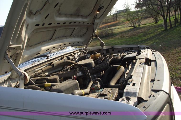 image for item 5774 1996 Ford F250 XL extended cab pickup truck