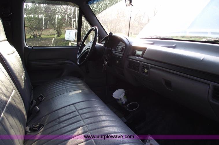 image for item 5774 1996 Ford F250 XL extended cab pickup truck