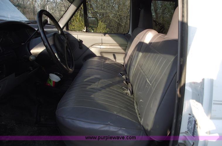 image for item 5774 1996 Ford F250 XL extended cab pickup truck