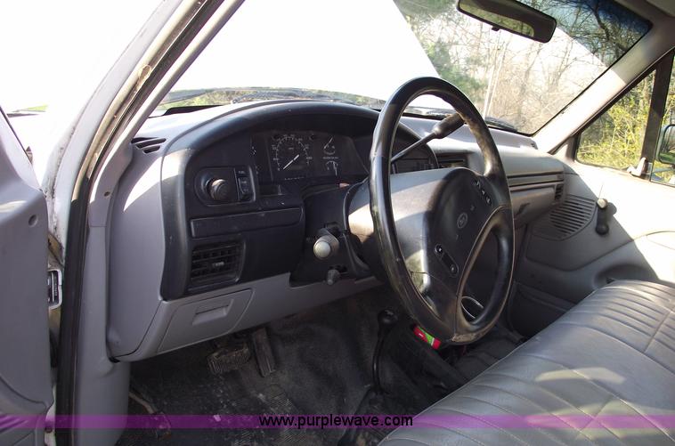 image for item 5774 1996 Ford F250 XL extended cab pickup truck