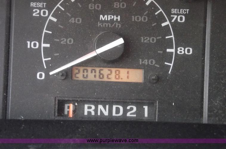 image for item 5774 1996 Ford F250 XL extended cab pickup truck