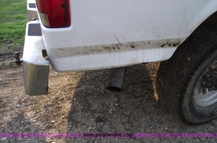 image for item 5774 1996 Ford F250 XL extended cab pickup truck