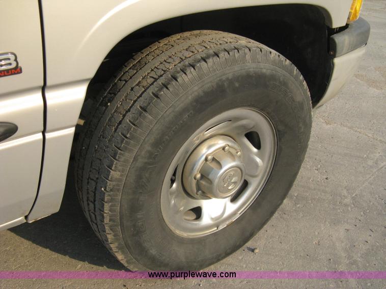 image for item 8101 1998 Dodge Ram 2500 Laramie SLT pickup truck