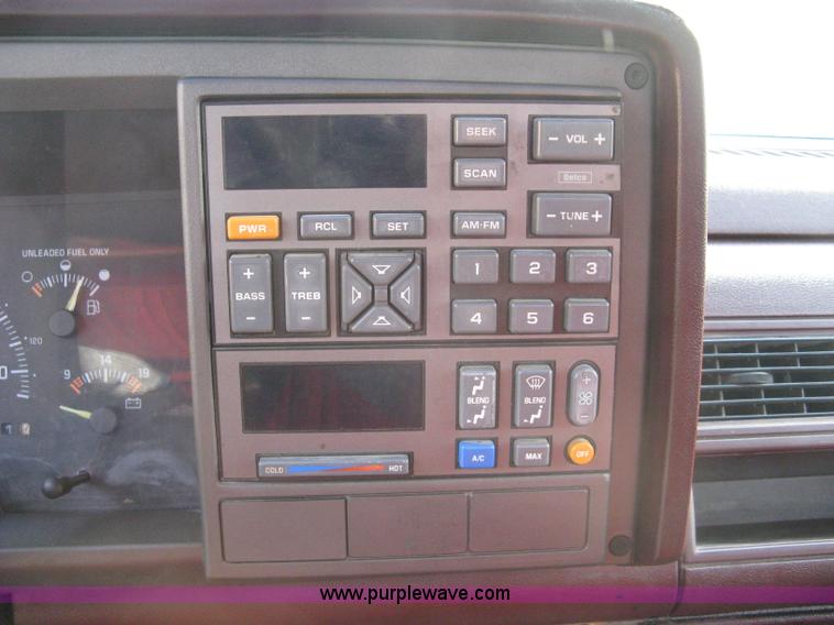 image for item 8102 1994 Chevrolet C1500 Cheyenne pickup truck