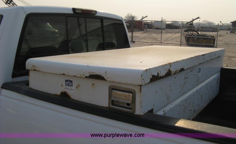 image for item 8102 1994 Chevrolet C1500 Cheyenne pickup truck