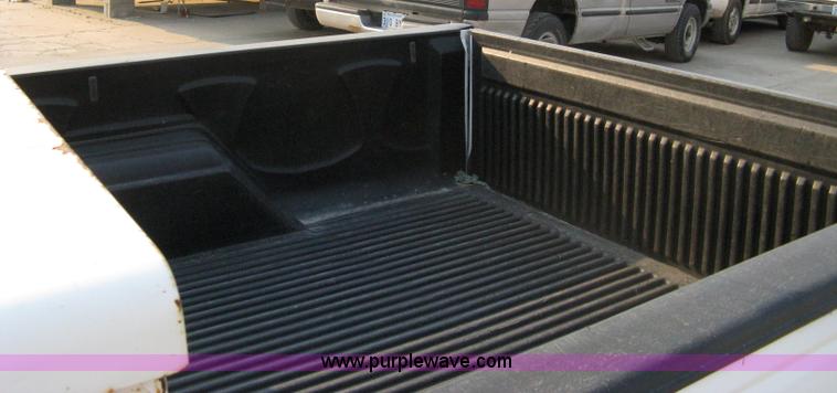 image for item 8102 1994 Chevrolet C1500 Cheyenne pickup truck