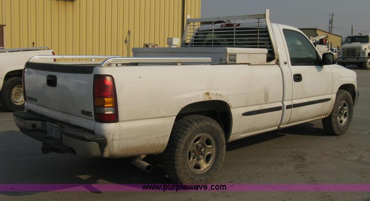 image for item 8103 2002 GMC Sierra C1500 SL pickup truck