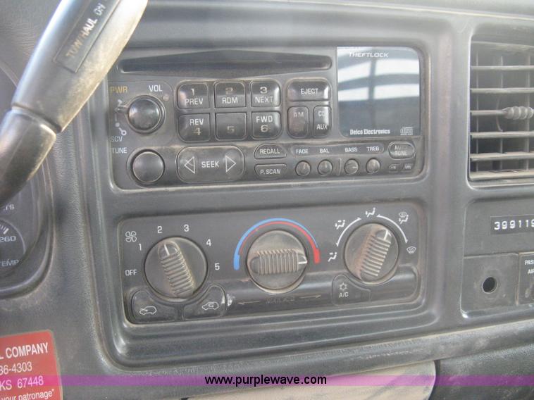 image for item 8103 2002 GMC Sierra C1500 SL pickup truck