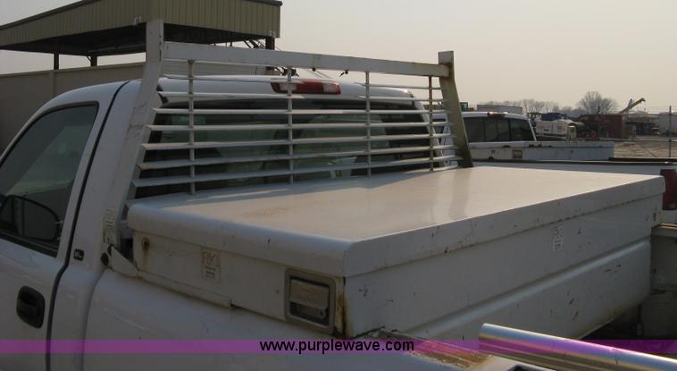 image for item 8103 2002 GMC Sierra C1500 SL pickup truck