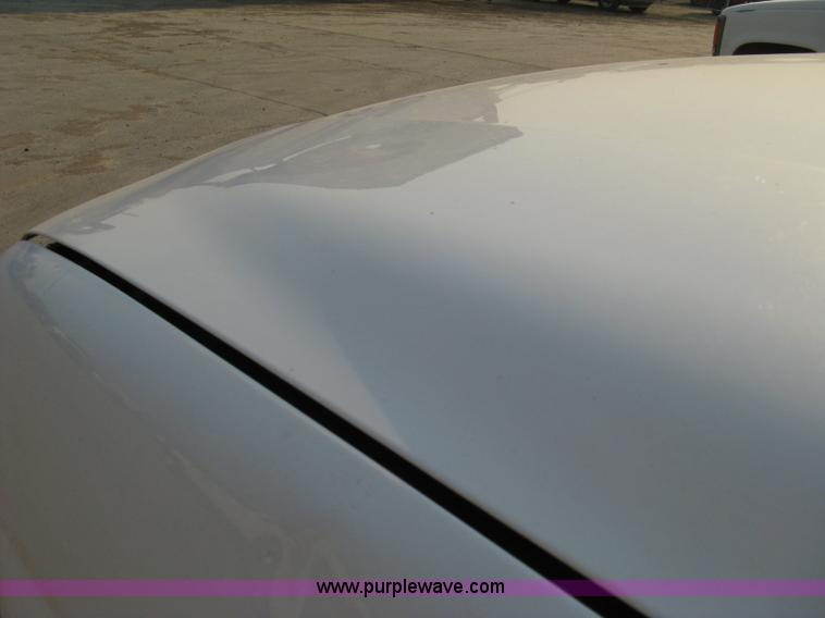 image for item 8103 2002 GMC Sierra C1500 SL pickup truck