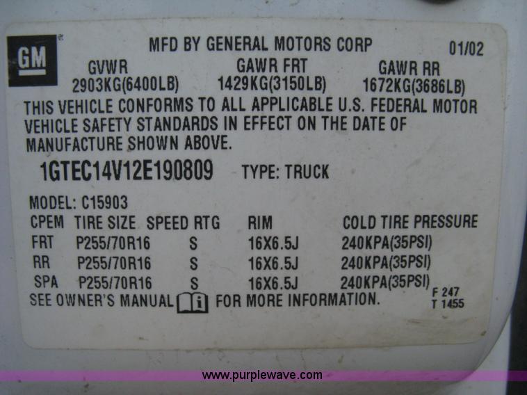 image for item 8103 2002 GMC Sierra C1500 SL pickup truck