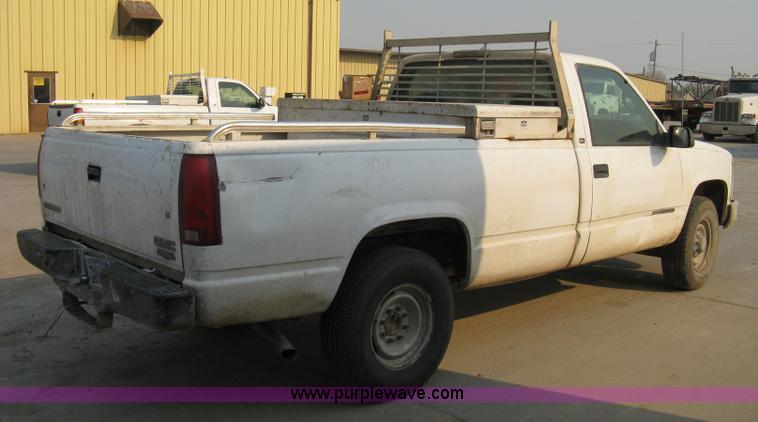 image for item 8104 1998 GMC Sierra C2500 SL pickup truck