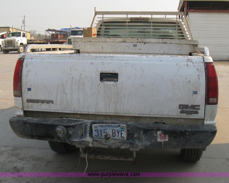 image for item 8104 1998 GMC Sierra C2500 SL pickup truck