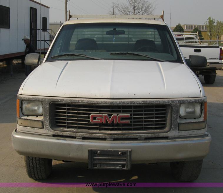image for item 8104 1998 GMC Sierra C2500 SL pickup truck