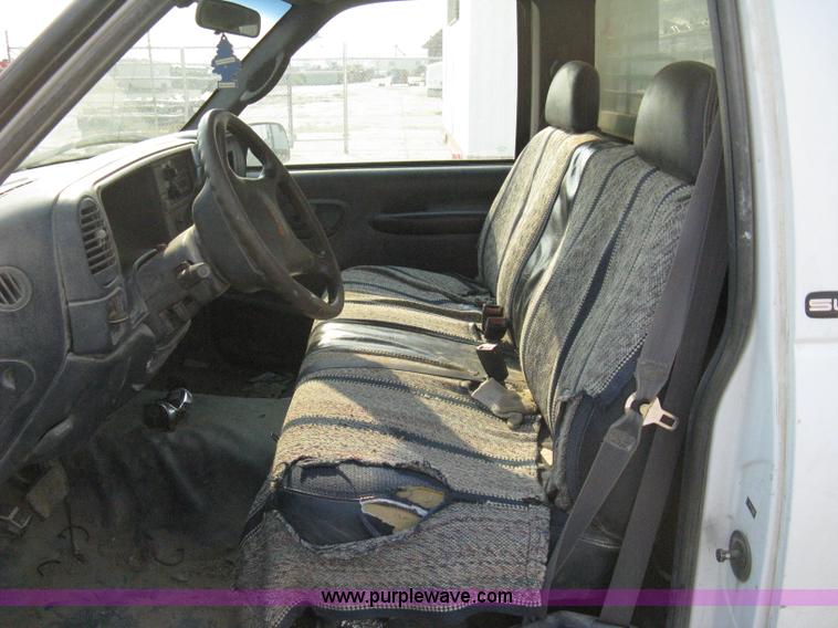 image for item 8104 1998 GMC Sierra C2500 SL pickup truck