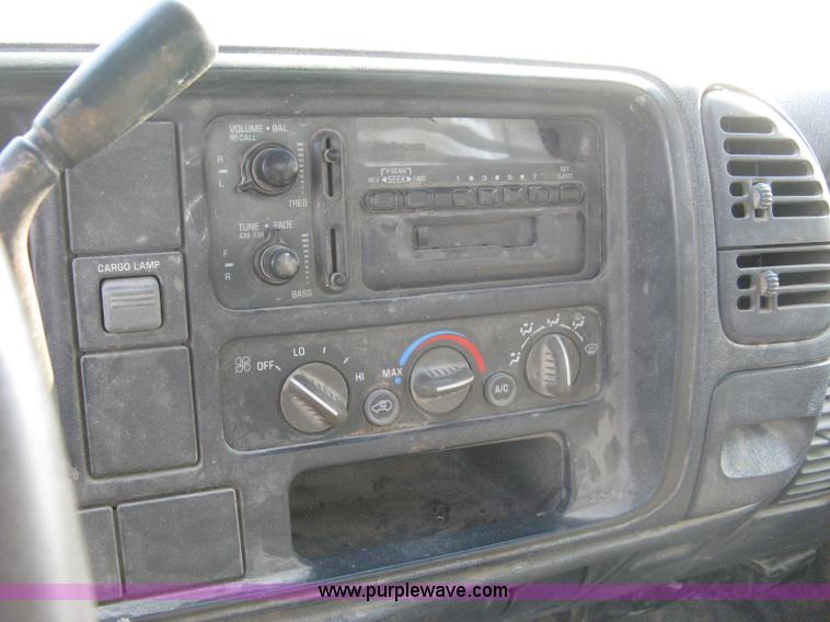 image for item 8104 1998 GMC Sierra C2500 SL pickup truck