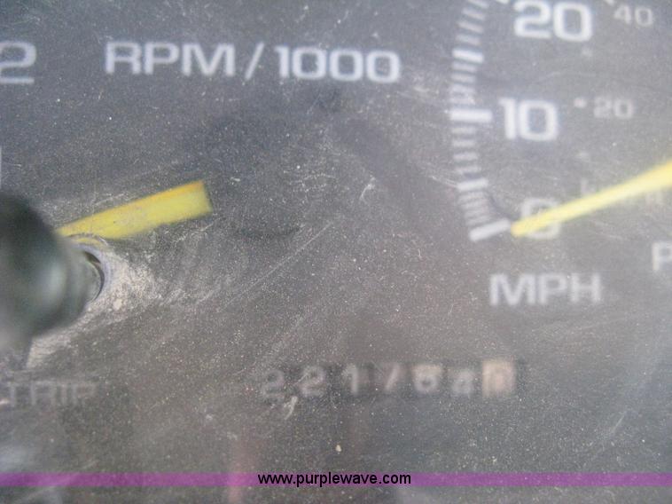 image for item 8104 1998 GMC Sierra C2500 SL pickup truck