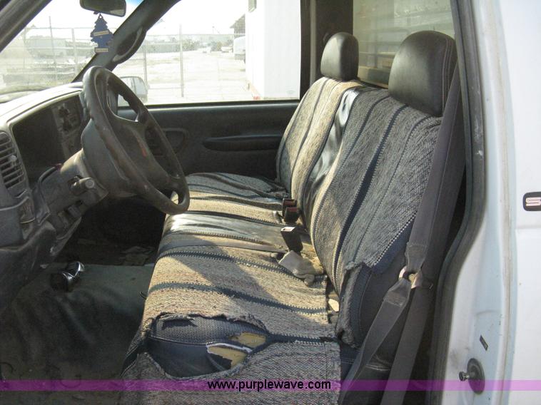 image for item 8104 1998 GMC Sierra C2500 SL pickup truck