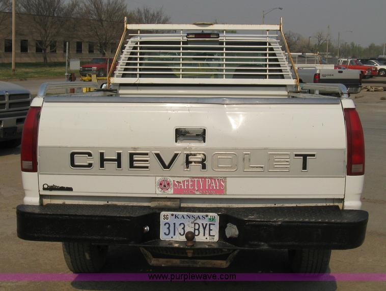 image for item 8107 1997 Chevrolet Silverado C2500 pickup truck