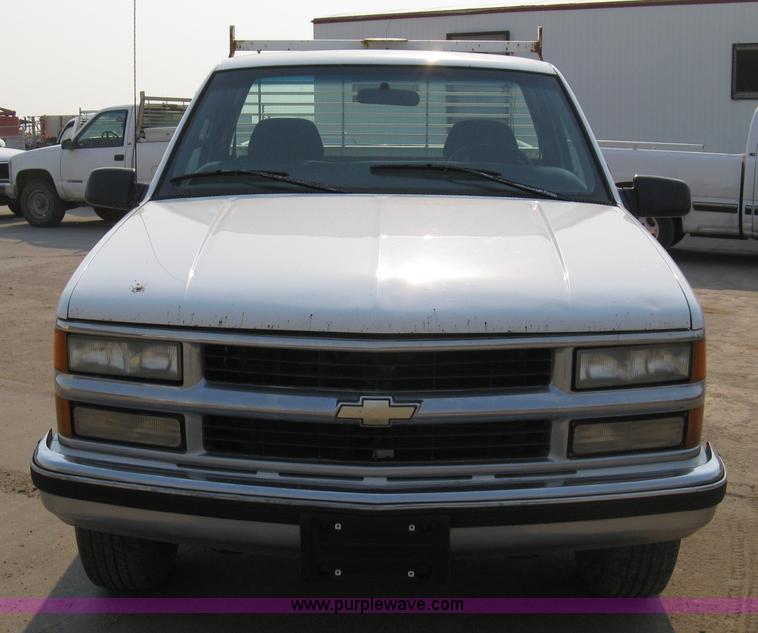 image for item 8107 1997 Chevrolet Silverado C2500 pickup truck