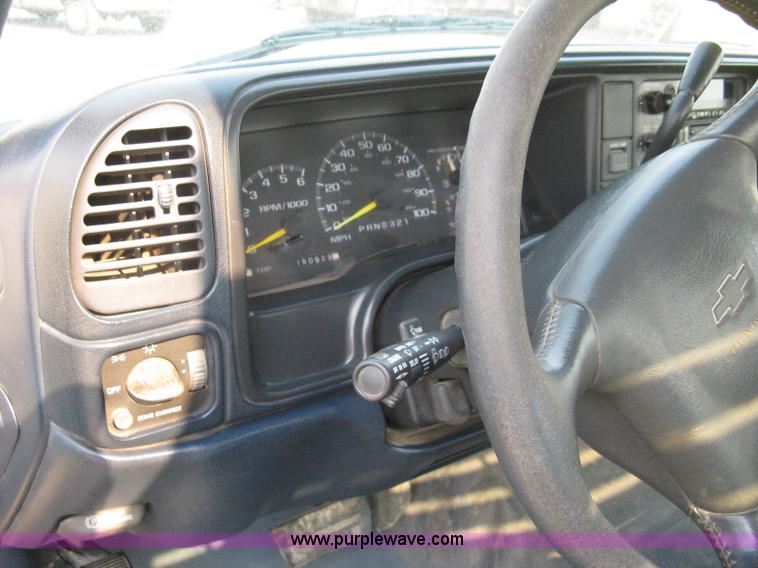 image for item 8107 1997 Chevrolet Silverado C2500 pickup truck