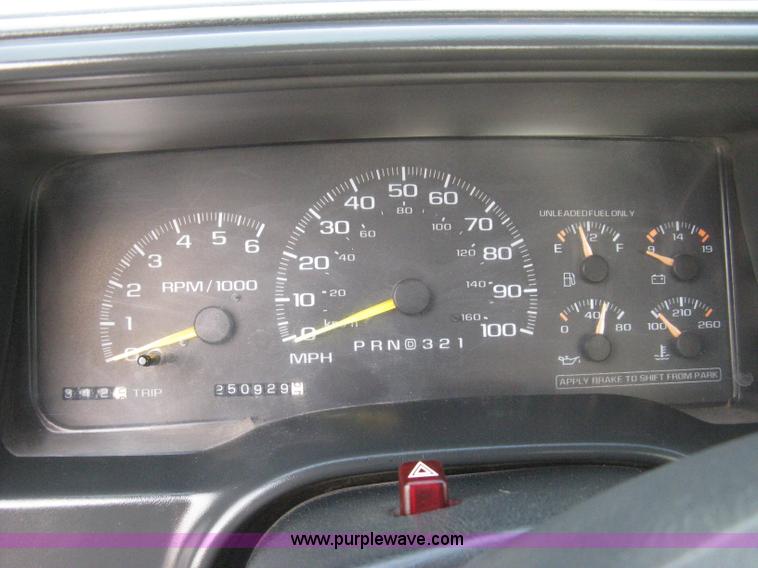 image for item 8107 1997 Chevrolet Silverado C2500 pickup truck