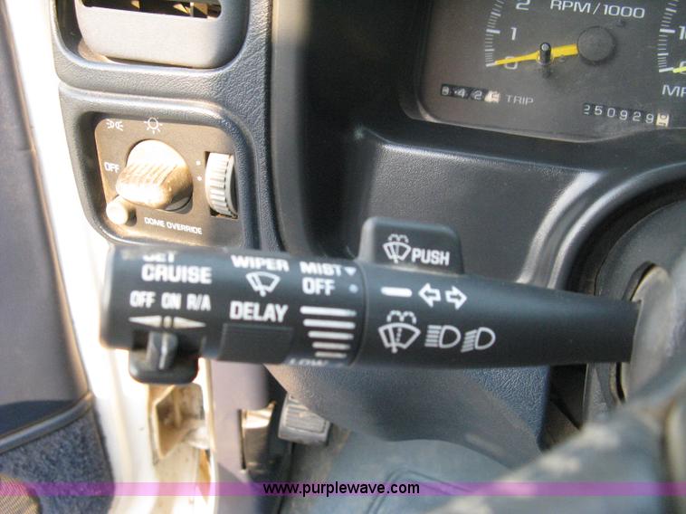 image for item 8107 1997 Chevrolet Silverado C2500 pickup truck