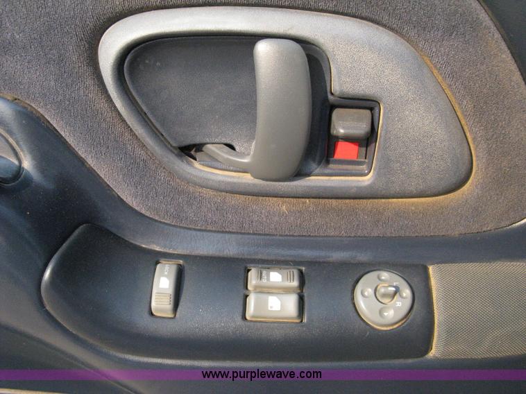 image for item 8107 1997 Chevrolet Silverado C2500 pickup truck