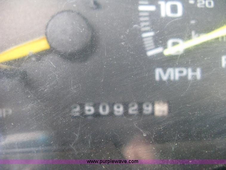 image for item 8107 1997 Chevrolet Silverado C2500 pickup truck