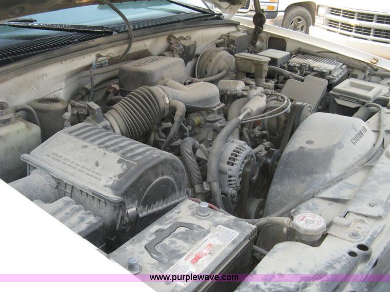 image for item 8107 1997 Chevrolet Silverado C2500 pickup truck