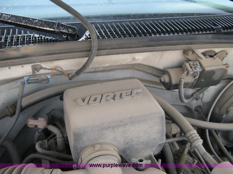 image for item 8107 1997 Chevrolet Silverado C2500 pickup truck