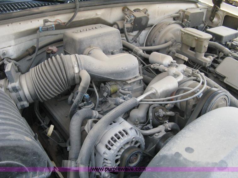 image for item 8107 1997 Chevrolet Silverado C2500 pickup truck