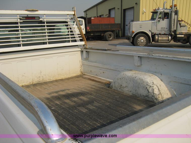 image for item 8107 1997 Chevrolet Silverado C2500 pickup truck