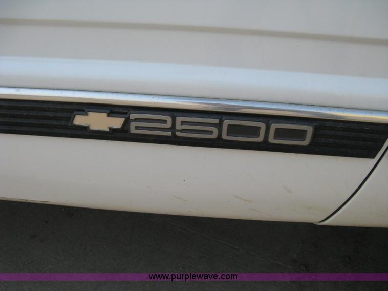 image for item 8107 1997 Chevrolet Silverado C2500 pickup truck
