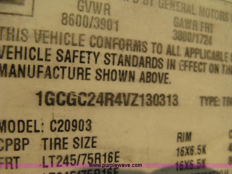 image for item 8107 1997 Chevrolet Silverado C2500 pickup truck