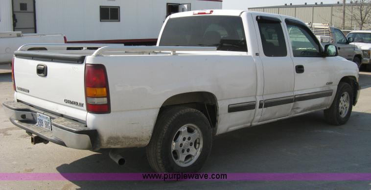 image for item 8109 2002 Chevrolet Silverado C1500 LS extended cab pickup truck