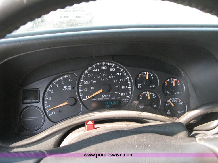 image for item 8109 2002 Chevrolet Silverado C1500 LS extended cab pickup truck