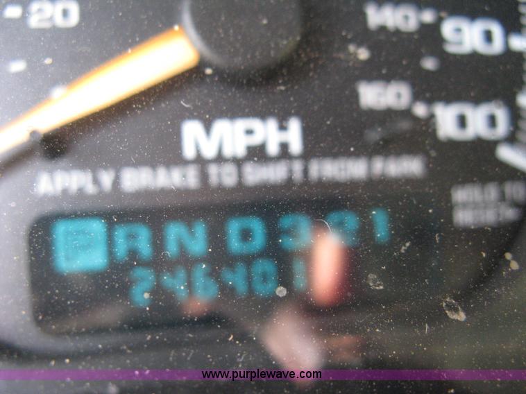 image for item 8109 2002 Chevrolet Silverado C1500 LS extended cab pickup truck