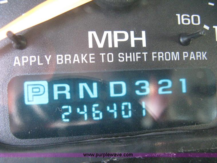 image for item 8109 2002 Chevrolet Silverado C1500 LS extended cab pickup truck