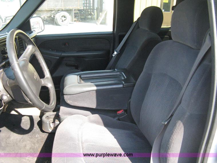 image for item 8109 2002 Chevrolet Silverado C1500 LS extended cab pickup truck