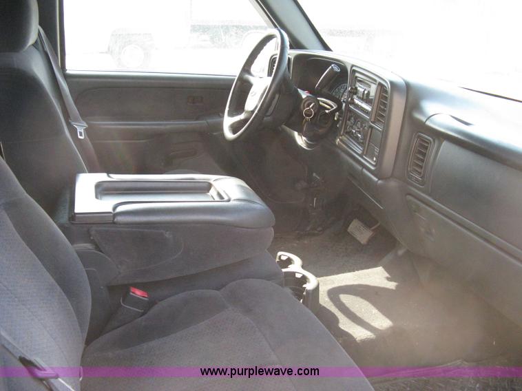 image for item 8109 2002 Chevrolet Silverado C1500 LS extended cab pickup truck