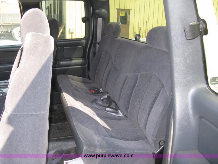 image for item 8109 2002 Chevrolet Silverado C1500 LS extended cab pickup truck