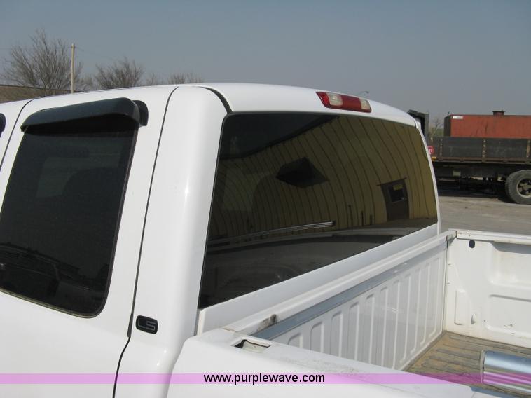 image for item 8109 2002 Chevrolet Silverado C1500 LS extended cab pickup truck