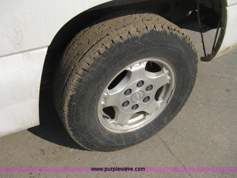 image for item 8109 2002 Chevrolet Silverado C1500 LS extended cab pickup truck