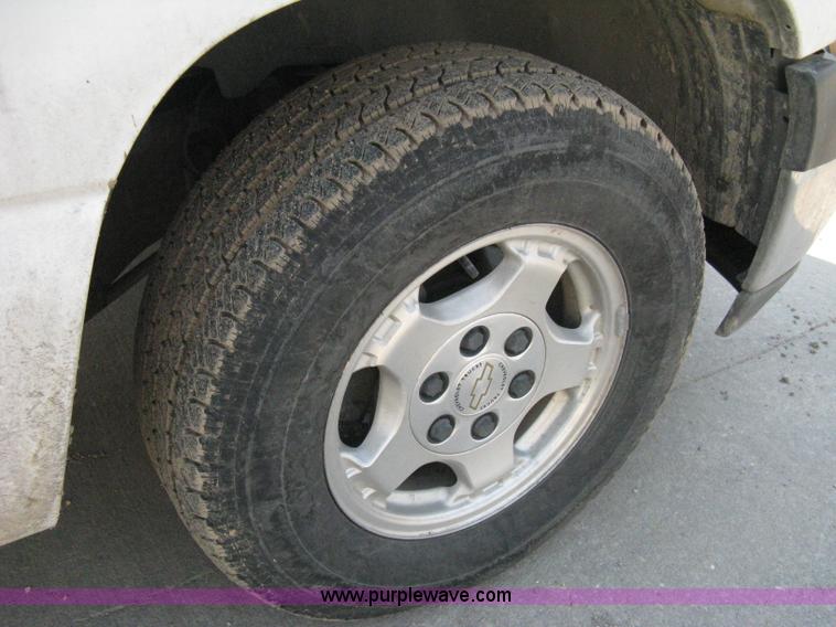 image for item 8109 2002 Chevrolet Silverado C1500 LS extended cab pickup truck