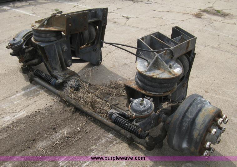 image for item 8121 Semi truck front axle